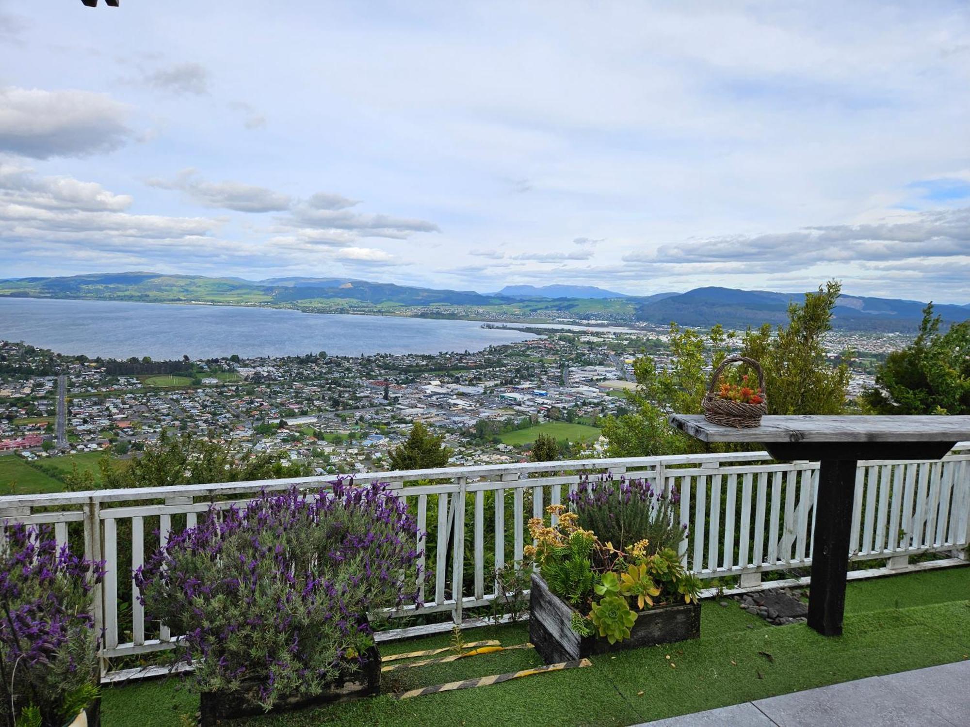 Aorangi Mountain Lodge Rotorua Exterior photo